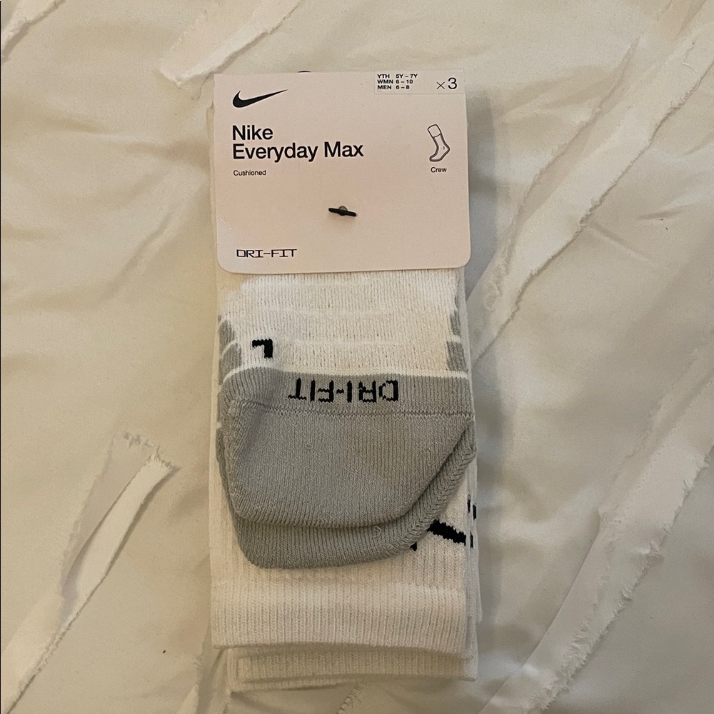 Nike Everyday Max Cushioned Crew Socks - White & Gray with Black Logo